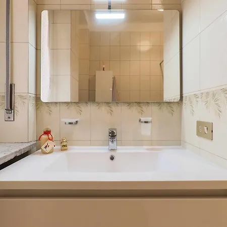 Апартаменты Mba24 Charming Close To Metro Fieracitylife